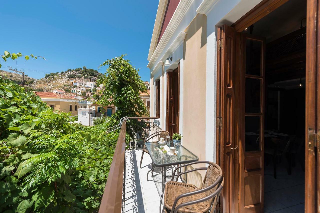 The Old Symi Apartment Bagian luar foto