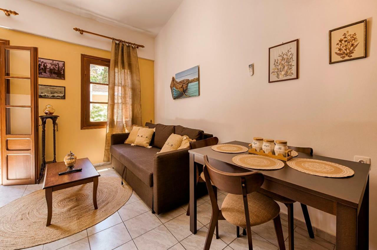 The Old Symi Apartment Bagian luar foto
