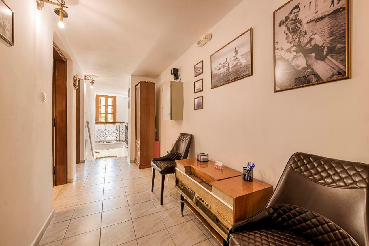 The Old Symi Apartment Bagian luar foto